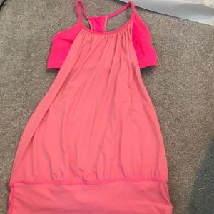 lululemon athletica tank top w/ built in sportsbra
